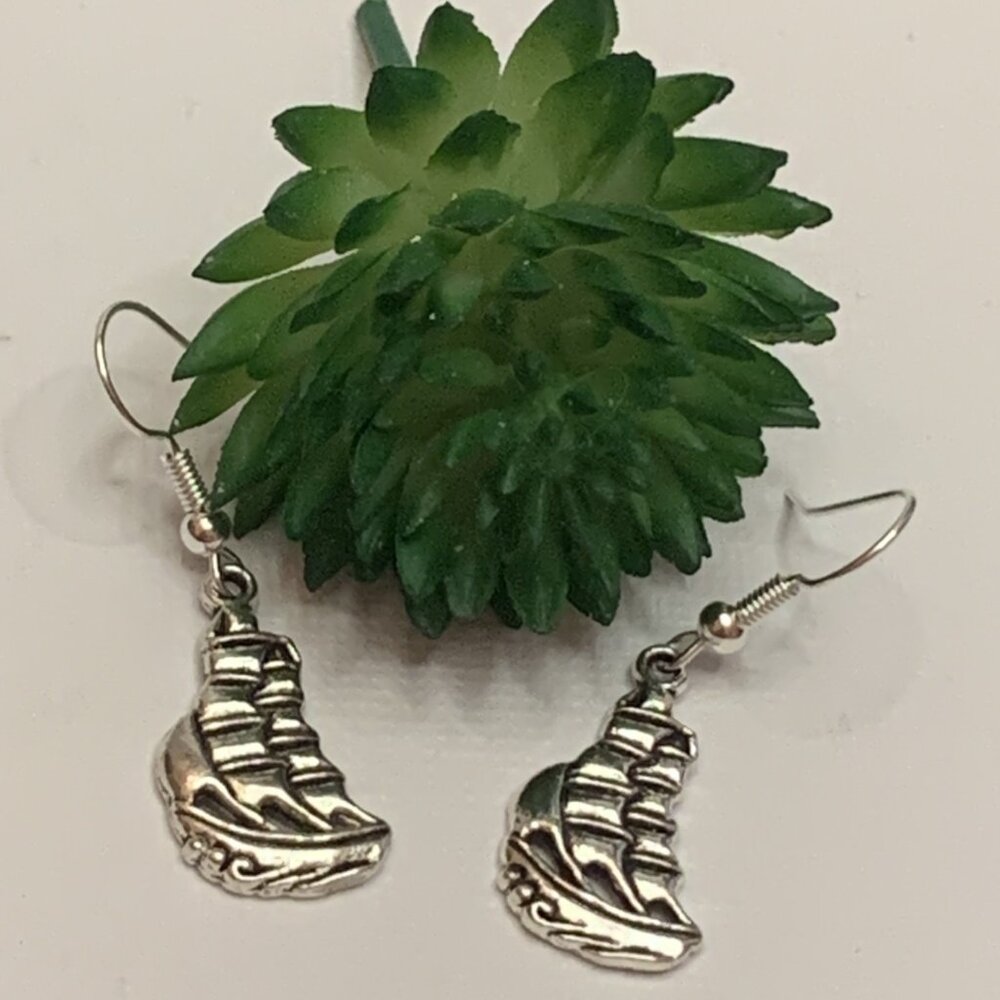 Sailboat Earring, Ship Earring, Viking Boat, Boat Earring, Gift Idea, Nautical